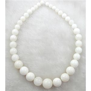 Tridacna shell necklace, round, white, 8-16mm dia, 16 inch length