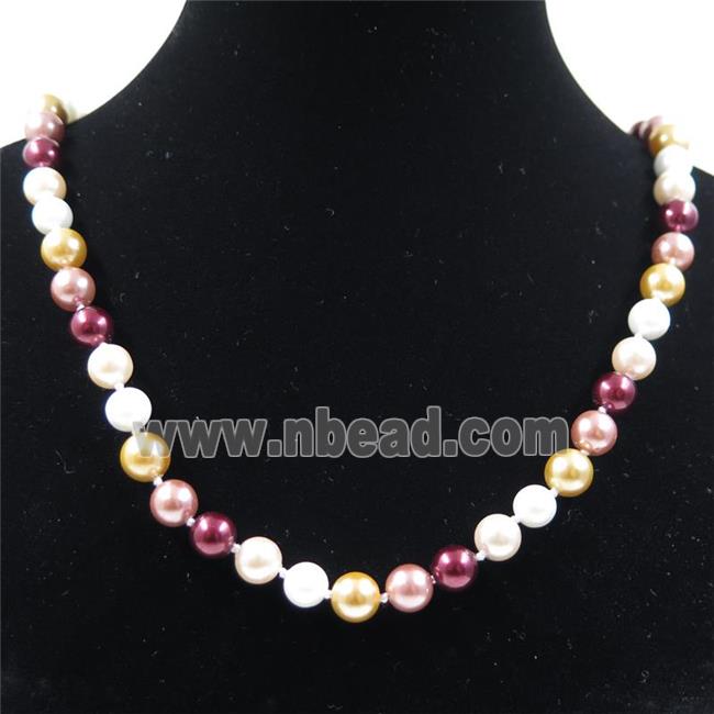 Pearlized Shell knoted necklace with clasp, round