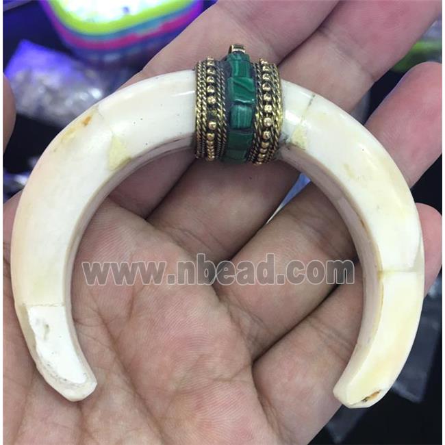 white Cattle bone crescent pendant, horn