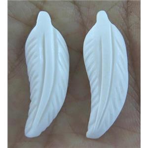 white cattle bone leaf pendant, approx 10-30mm