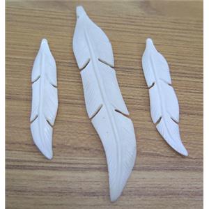 white bone feather pendant, approx 20-105mm