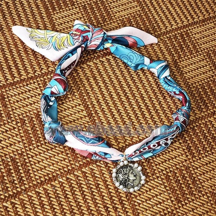 Polyester Fabric Necklace With Human