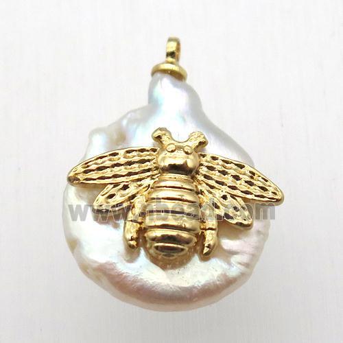 Natural pearl pendant with honeybee